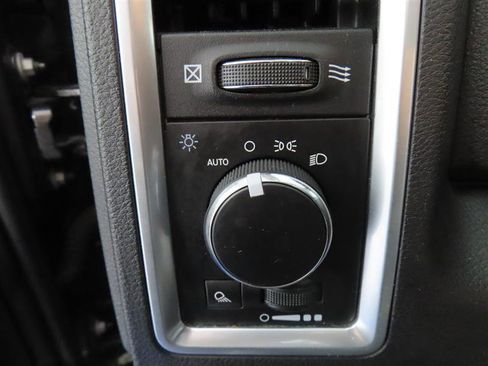 Used 2024 RAM 1500 Classic SLT image 18