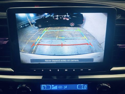 Used 2017 Toyota Highlander Plus FWD image 37