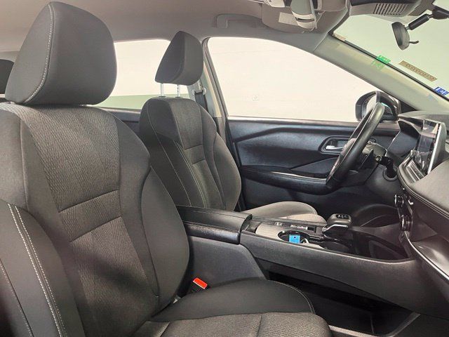 Used 2025 Nissan Rogue SV FWD image 10