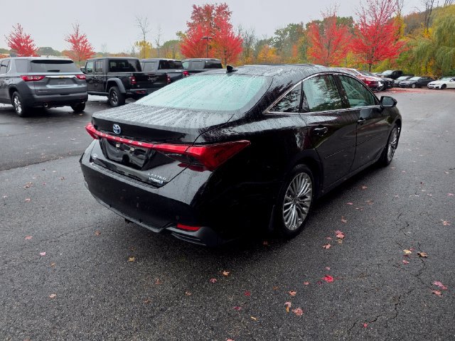 Used 2022 Toyota Avalon Limited w/ Advanced Safety Package FWD image 4