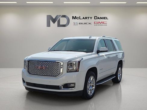 Used 2017 GMC Yukon Denali AWD/4WD image 3