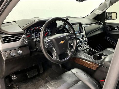 Used 2018 Chevrolet Tahoe LT w/ Luxury Package AWD/4WD image 16