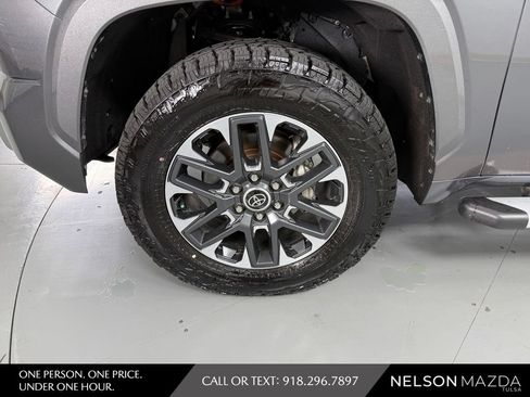 Used 2023 Toyota Tundra Limited AWD/4WD image 11