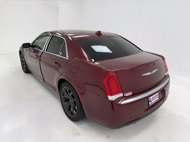 Used 2019 Chrysler 300 Touring L w/ Quick Order Package 22F RWD image 18