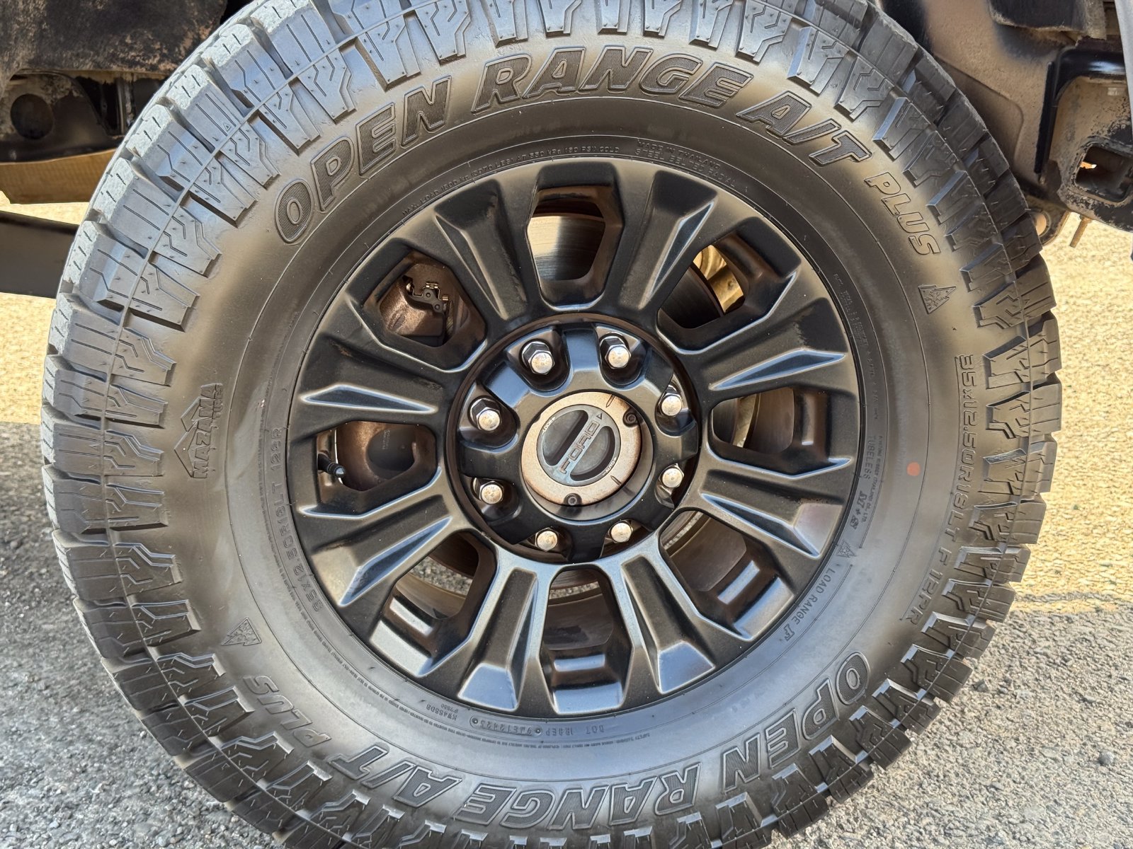 Used 2022 Ford F250 Platinum w/ Tremor Off-Road Package AWD/4WD image 10