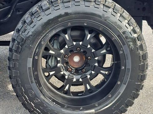 Used 2016 Toyota Tundra SR5 w/ SR5 Upgrade Package RWD image 32