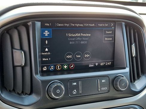 Used 2022 Chevrolet Colorado Z71 w/ Z71 Midnight Edition AWD/4WD image 17