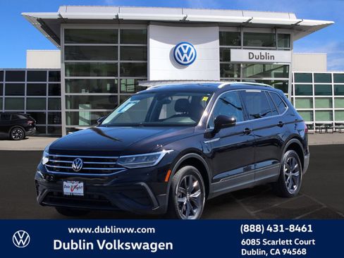 Certified 2022 Volkswagen Tiguan SE FWD image 8