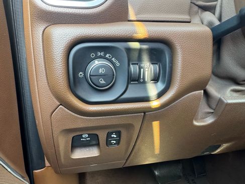 Used 2019 RAM 1500 Laramie image 28