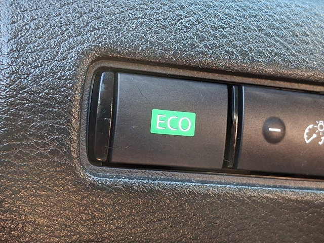 Certified 2024 Nissan Sentra SR FWD image 22