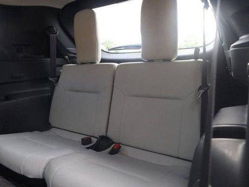 Used 2025 Mitsubishi Outlander AWD image 26