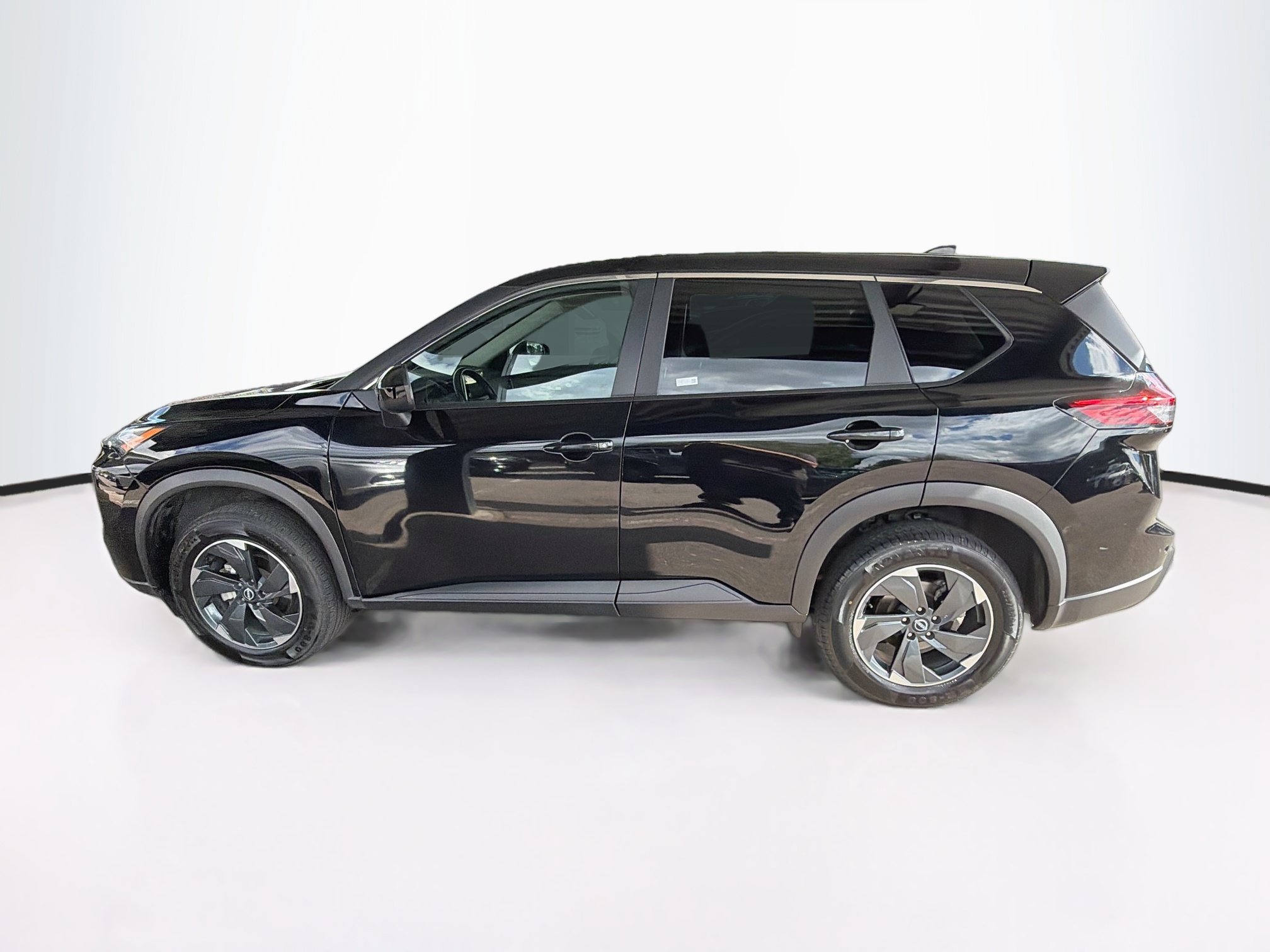 Used 2025 Nissan Rogue SV AWD/4WD image 4
