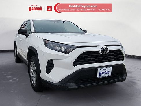Certified 2022 Toyota RAV4 LE image 7