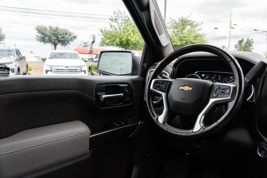 Used 2020 Chevrolet Silverado 1500 LTZ w/ LTZ Plus Package AWD/4WD image 13