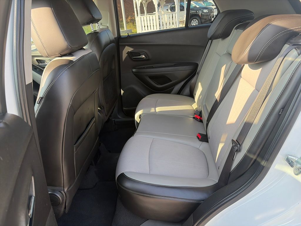 Used 2015 Chevrolet Trax LT w/ LT Plus Package AWD/4WD image 24