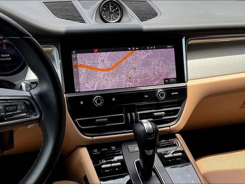 Used 2022 Porsche Macan S AWD/4WD image 9