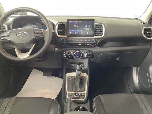 Used 2026 Hyundai Venue SEL image 14