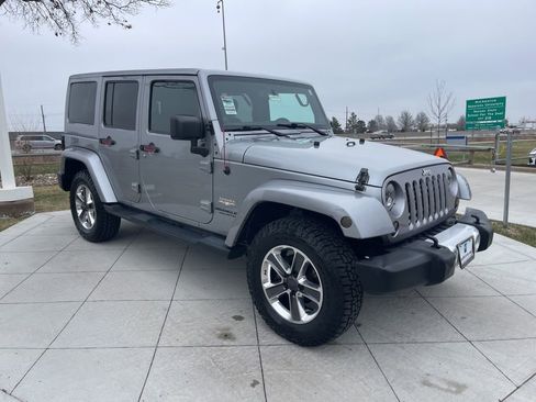 Used 2014 Jeep Wrangler Unlimited Sahara AWD/4WD image 2