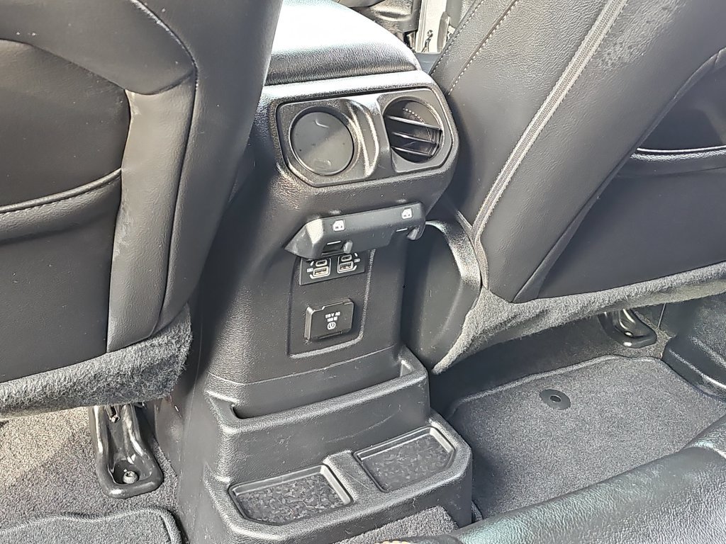Used 2021 Jeep Wrangler Unlimited Sahara AWD/4WD image 38