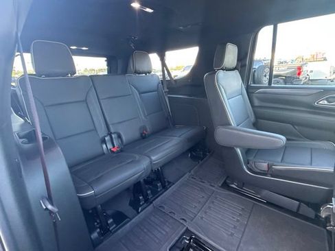 Used 2024 GMC Yukon XL SLT w/ SLT Premium Package AWD/4WD image 18