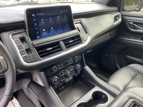 Used 2023 Chevrolet Suburban Z71 image 25