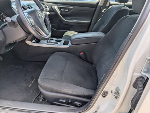 Used 2015 Nissan Altima 2.5 SV w/ Convenience Package FWD image 10