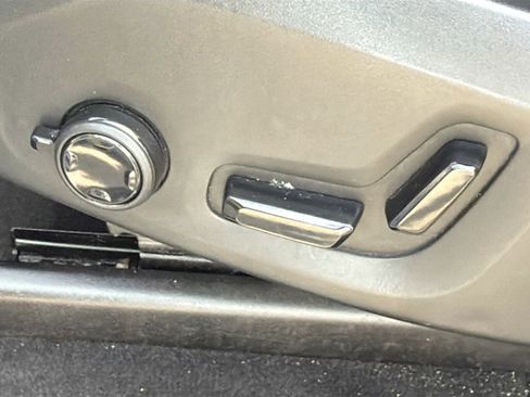 Used 2019 Volvo XC90 T6 R-Design w/ Advanced Package image 24