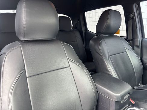 Used 2017 Toyota Tacoma TRD Off-Road w/ Tow Package (A/T) image 16