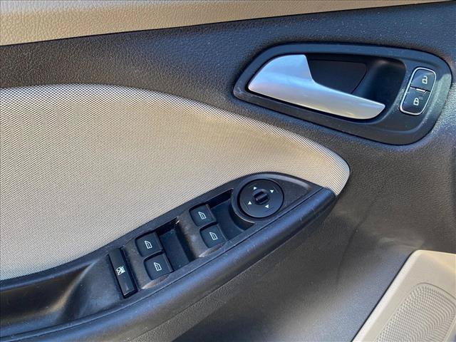 Used 2017 Ford Focus SE FWD image 7