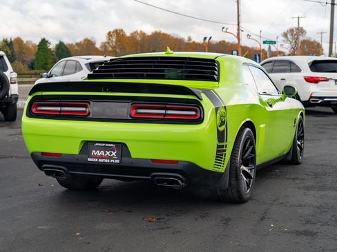 Used 2015 Dodge Challenger R/T Scat Pack w/ Scat Pack Appearance Package image 10