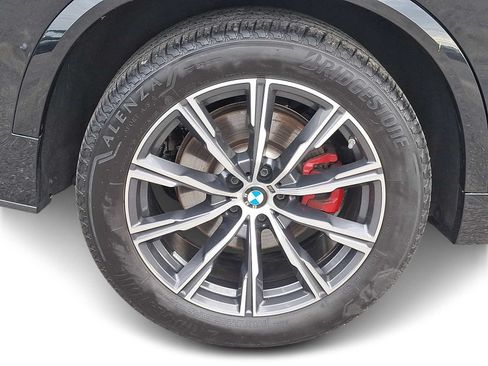 Used 2025 BMW X5 xDrive40i w/ M Sport Package AWD/4WD image 7