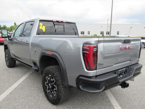 Used 2024 GMC Sierra 2500 AT4X AWD/4WD image 5