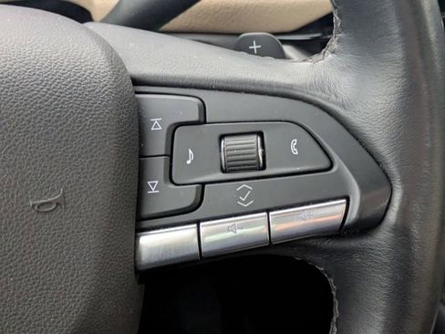 Used 2025 Cadillac XT4 Premium Luxury FWD image 24