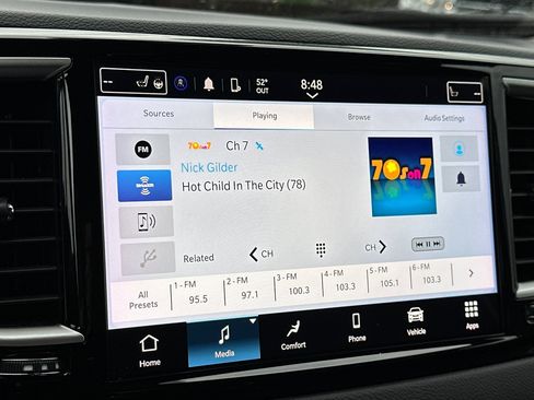 Used 2024 Chrysler Pacifica Touring-L image 20