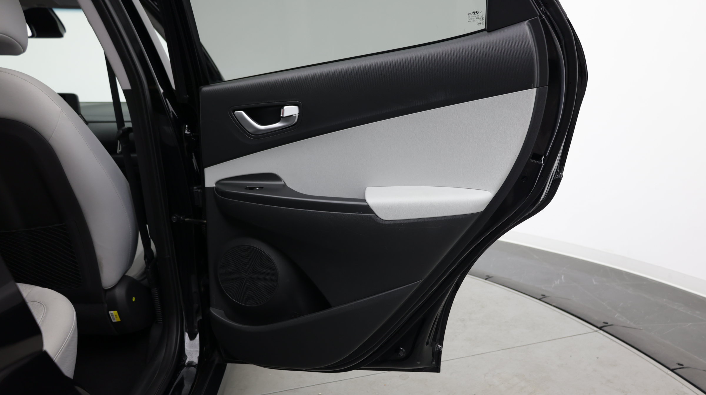 Used 2023 Hyundai Kona SE FWD image 36