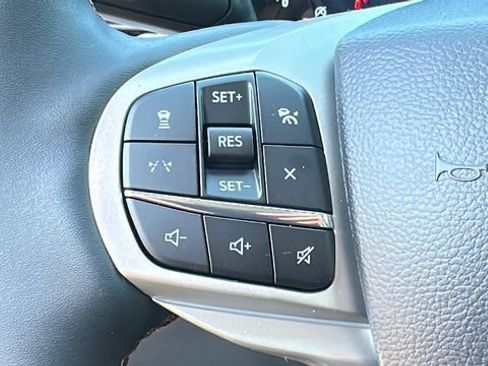 New 2026 Ford Explorer Active w/ Active Comfort Package RWD image 24