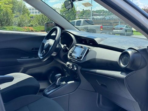 New 2025 Nissan Kicks Play S FWD image 10