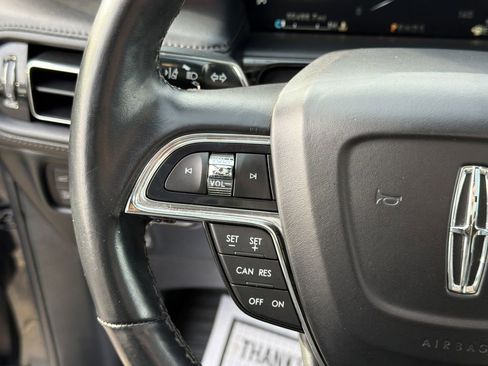 Used 2023 Lincoln Nautilus Reserve image 27