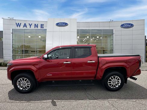 Used 2024 Toyota Tacoma Limited w/ Limited Package (LT) AWD/4WD image 7