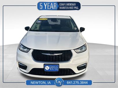 Used 2024 Chrysler Pacifica Touring-L