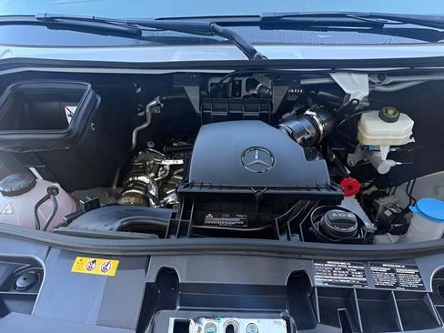 Used 2023 Mercedes-Benz Sprinter 2500 w/ Acoustic Package image 23