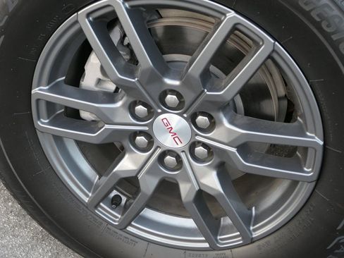 Used 2025 GMC Acadia Elevation image 11