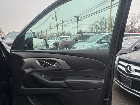 Used 2018 Chevrolet Traverse LT image 31