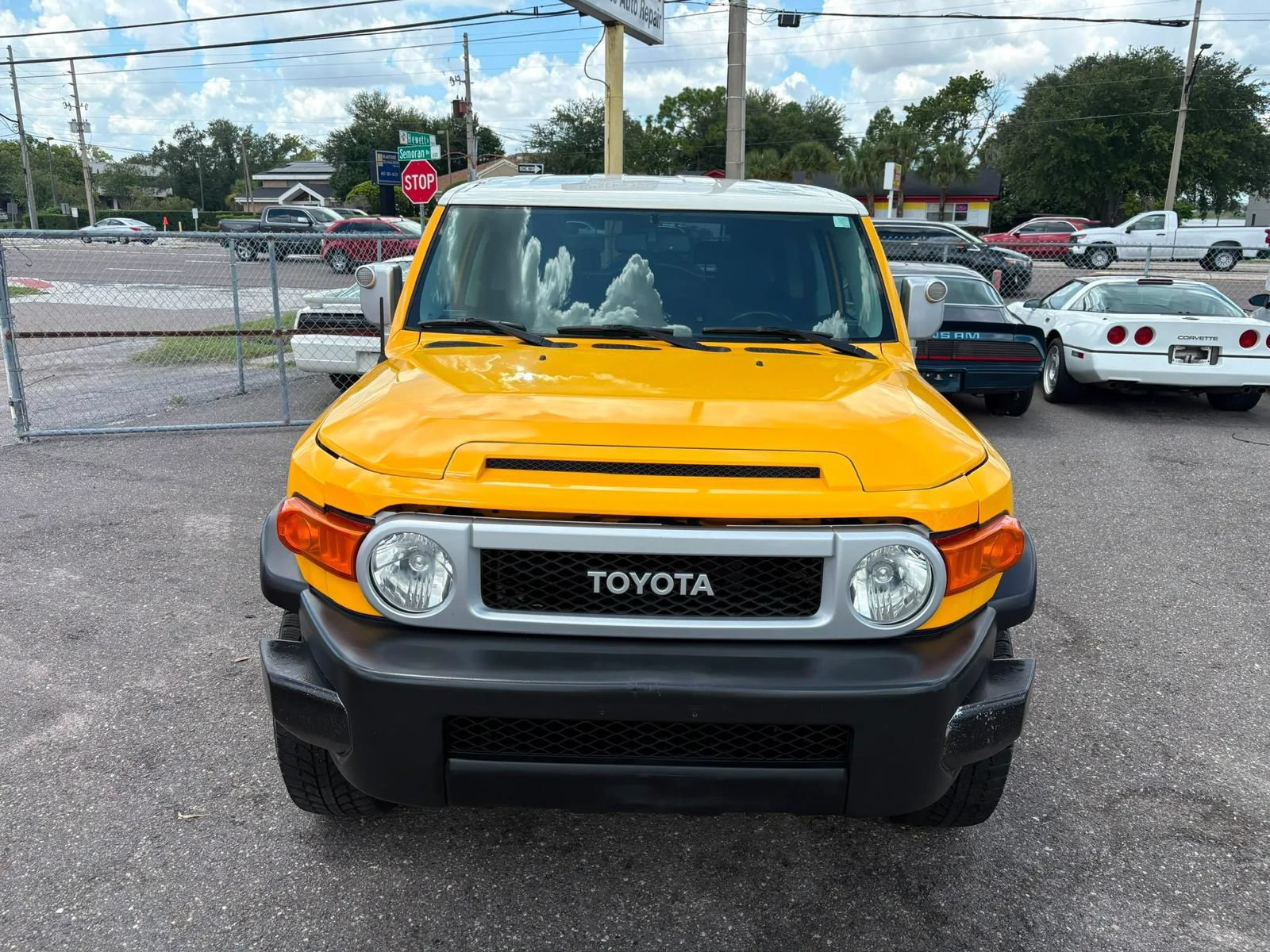 Used 2010 Toyota FJ Cruiser 4WD image 2