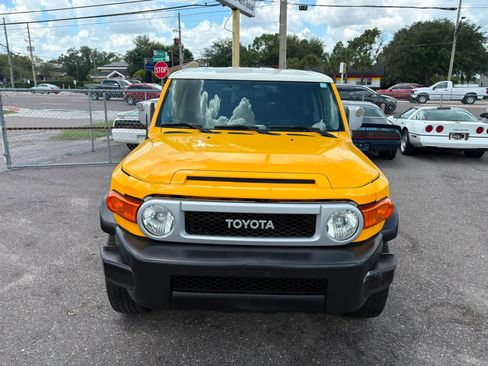 Used 2010 Toyota FJ Cruiser 4WD image 2