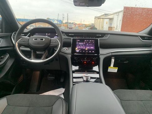 New 2025 Jeep Grand Cherokee 4WD image 26