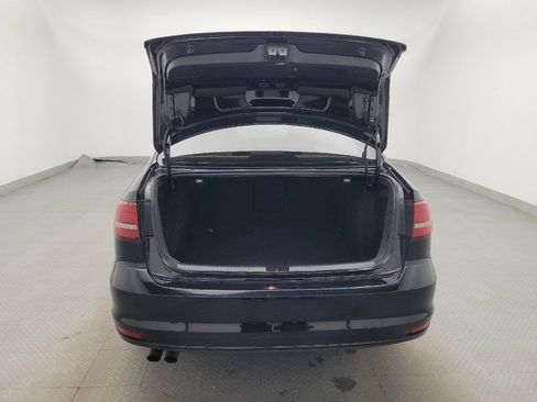 Used 2017 Volkswagen Jetta SE image 29