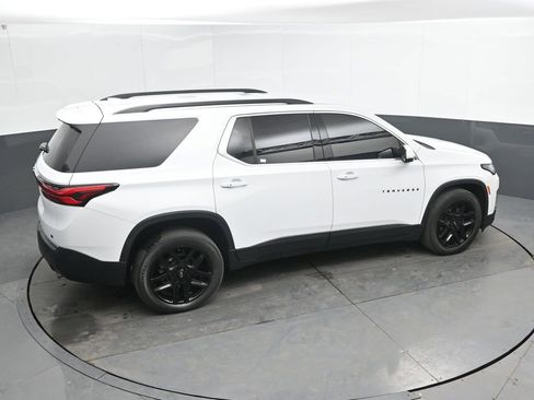 Used 2023 Chevrolet Traverse LT image 37