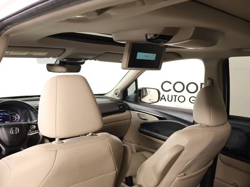 Used 2021 Honda Pilot Elite image 16