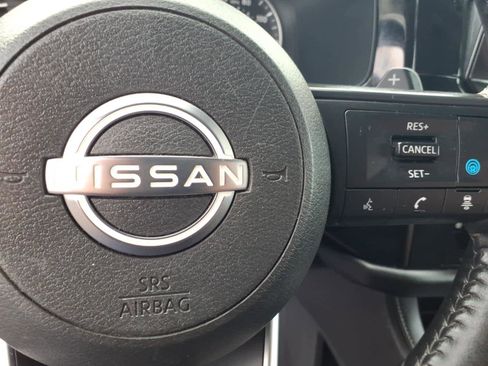 Used 2024 Nissan Pathfinder SV AWD/4WD image 29